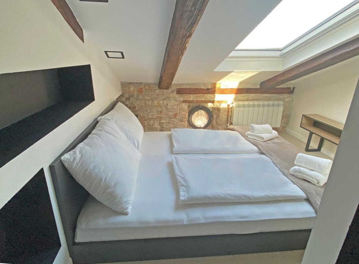 Castropola Views With Private Parking Pula Exterior foto