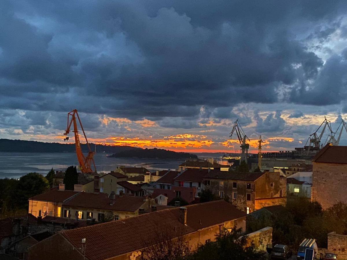 Castropola Views With Private Parking Pula Exterior foto